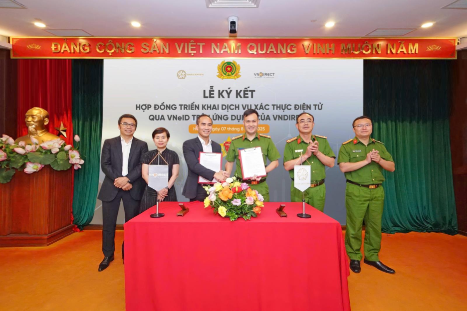 VNDIRECT tiên phong triển khai dịch vụ xác thực điện tử qua VNeID trong giao dịch chứng khoán 